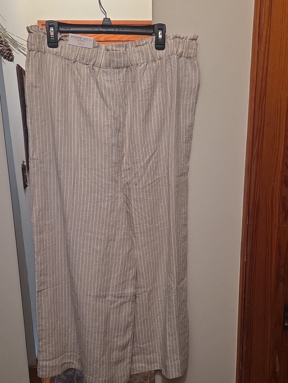 Chico's Beige & White Pinstripe Wide-Leg Elastic Waist Pants